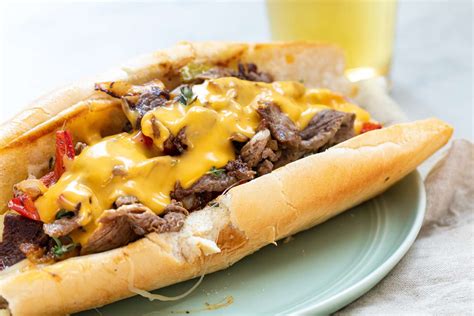  Philadelphia Cheesesteak: Bir Sokak Lezzeti mi Yoksa Guru Gurulu Peynirli Bir Şölen mi?